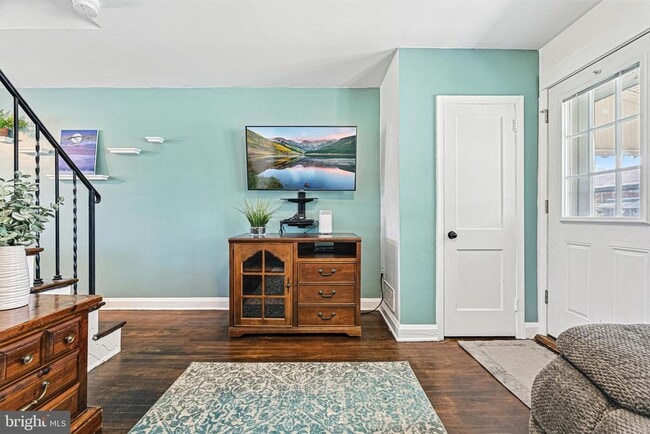 Photo - 8272 Kavanagh Rd