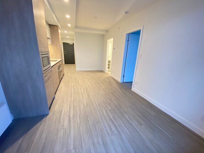 Photo - 13615 Fraser Hwy