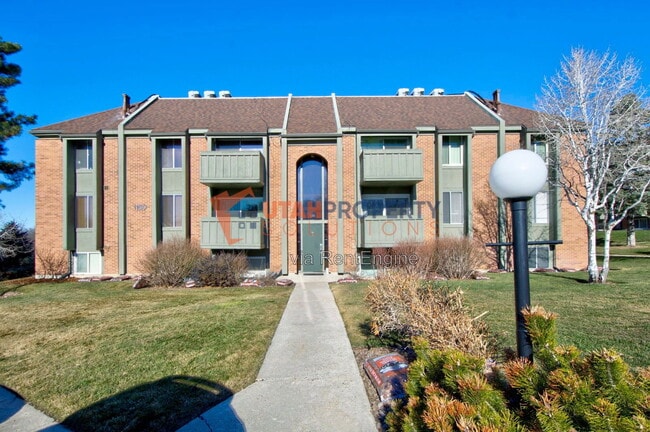 Building Photo - 1180 S Foothill Dr Unit #733