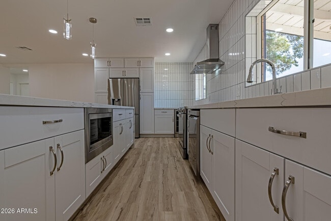 Building Photo - 3035 E Heatherbrae Dr