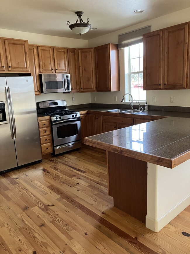 Building Photo - 217 Spirit Way