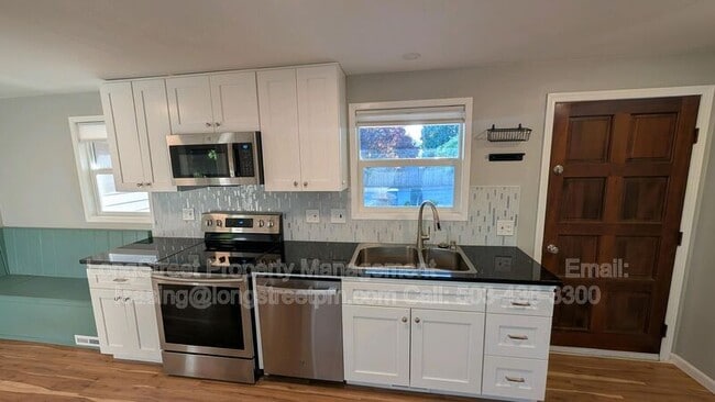 Photo - 2975 NW Stewart St