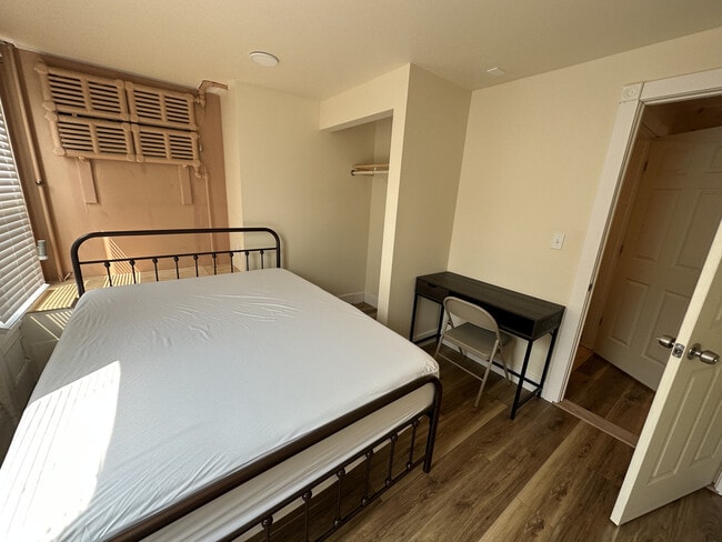 Building Photo - 49 13th St Unit 2