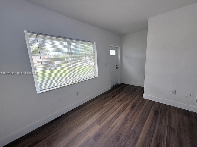 Photo - 209 NW 84th St