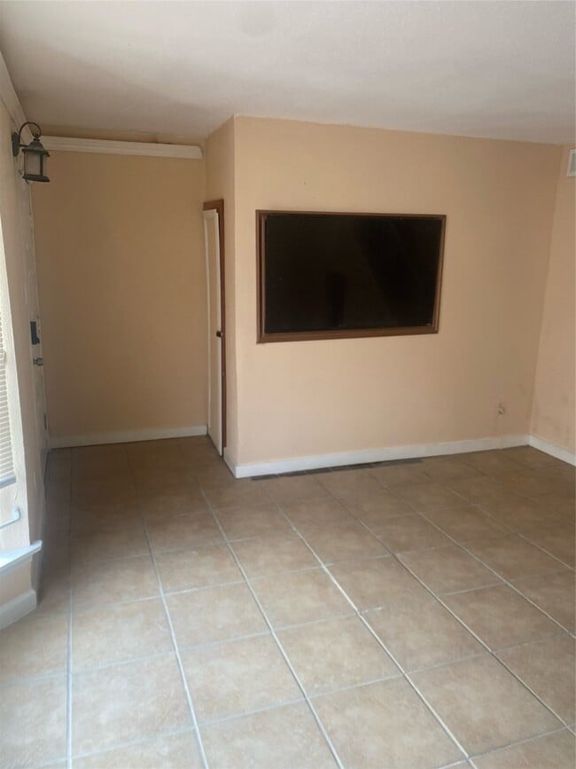 Photo - 9350 Country Creek St Unit 1