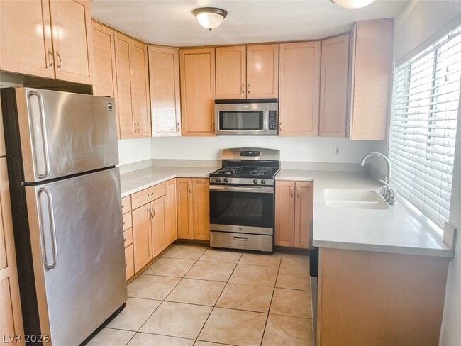 Photo - 7038 Hillcroft Way