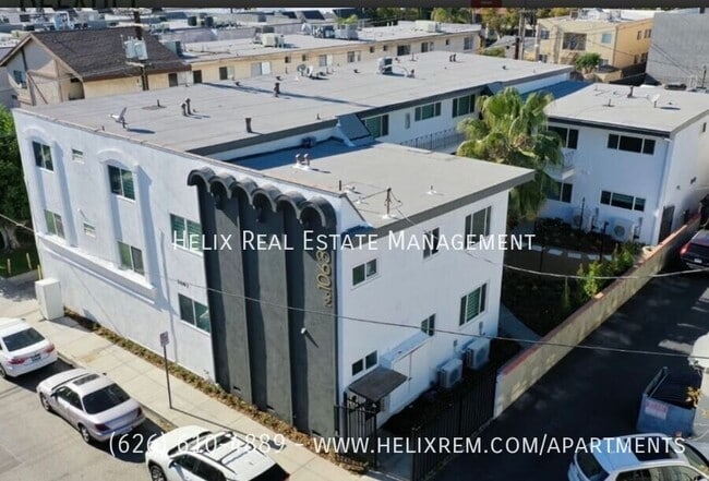 1063 Justin Ave