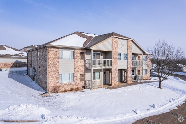 Building Photo - Lake Ridge Condominium