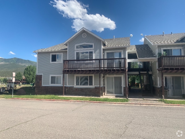 Building Photo - 585 Redcliff Cir Unit 201 Rental