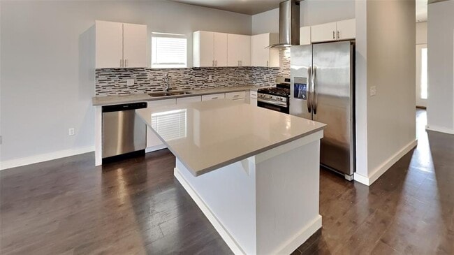 Photo - 601 NW 176th St
