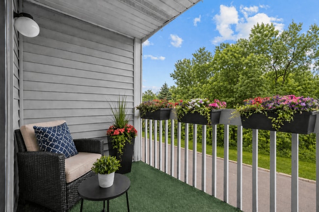 Fairfax Apartments - Lansing, MI