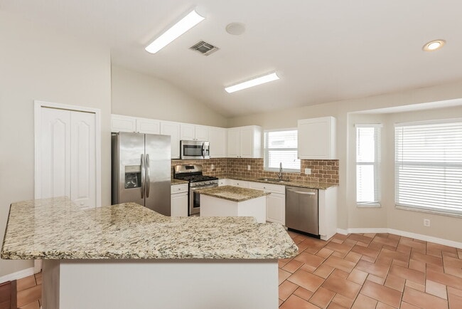 Photo - 2010 Berry Lake Dr