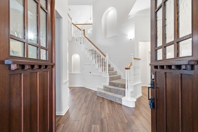 Photo - 2214 Lytham Ln