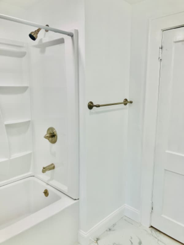 Photo - 252 Oronoque Rd