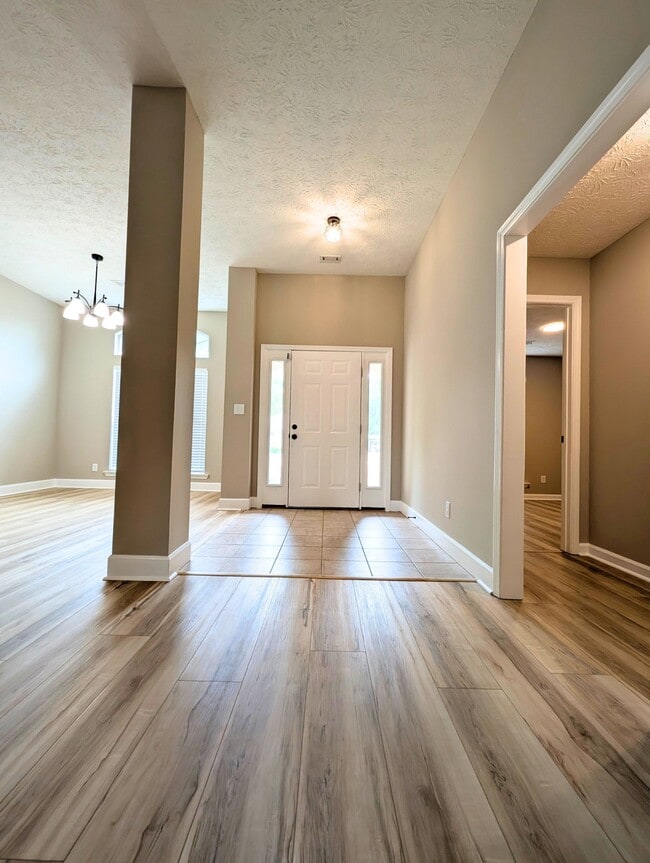 Photo - 223 S Springfield Dr