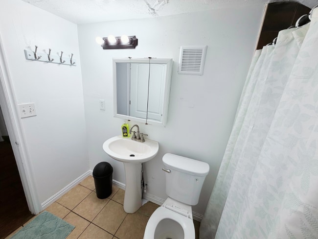 Photo - 1711 S 1300 E