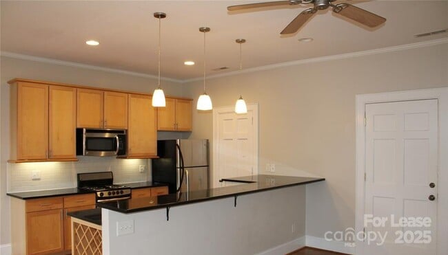 Photo - 178 Union St S Unit 10