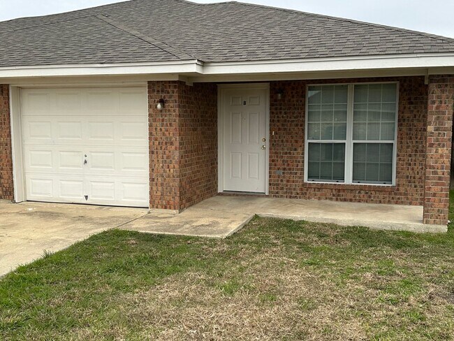 Photo - 2609 Vernice Loop Unit -B