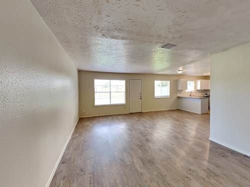 Photo - 9812 Robin St