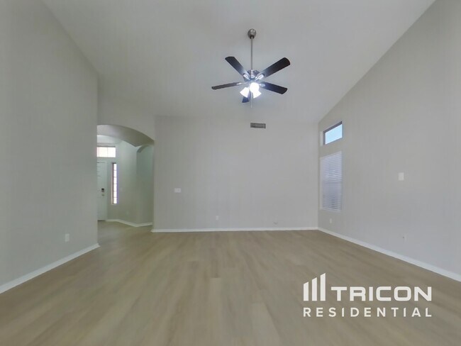 Photo - 1932 N Mesa Dr