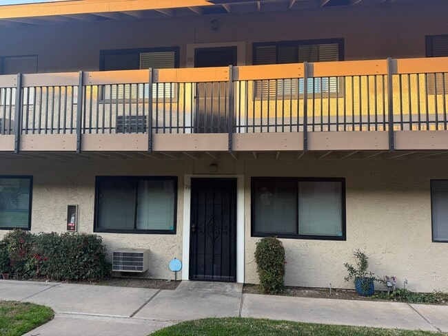 Photo - CAMPBELL - Downstairs unit in desirable location Unidad 29