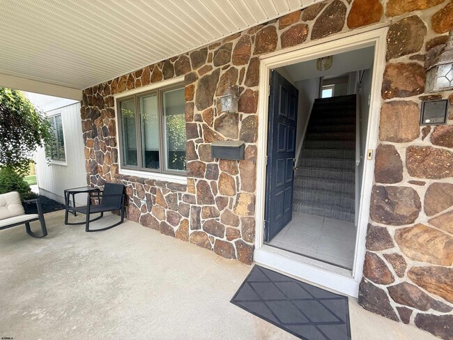 303 Windsor Dr