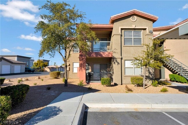 Photo - 8000 W Badura Ave Unidad 2145