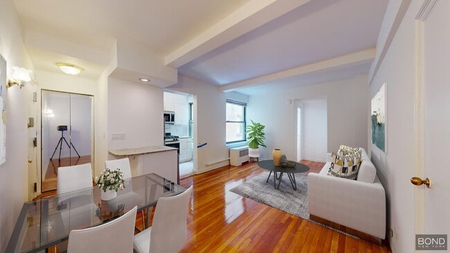 Photo - 301 E 38th St Apartamento Unidad 16I