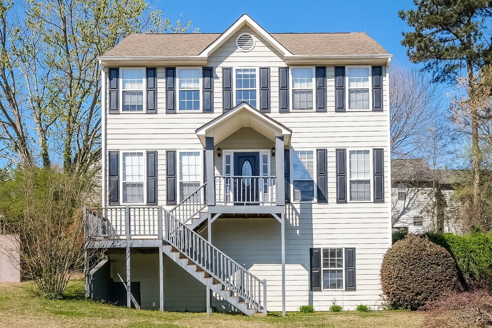 Photo - 4870 Wilkie Way NW