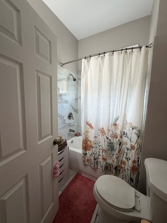 Photo - 8421 Cohn St