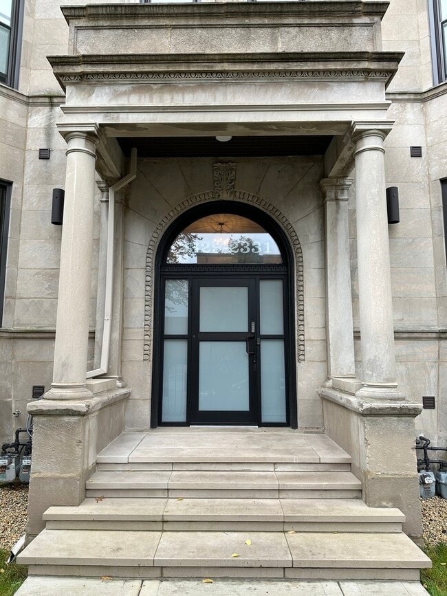 Photo - 2329 W Monroe St Unit LW