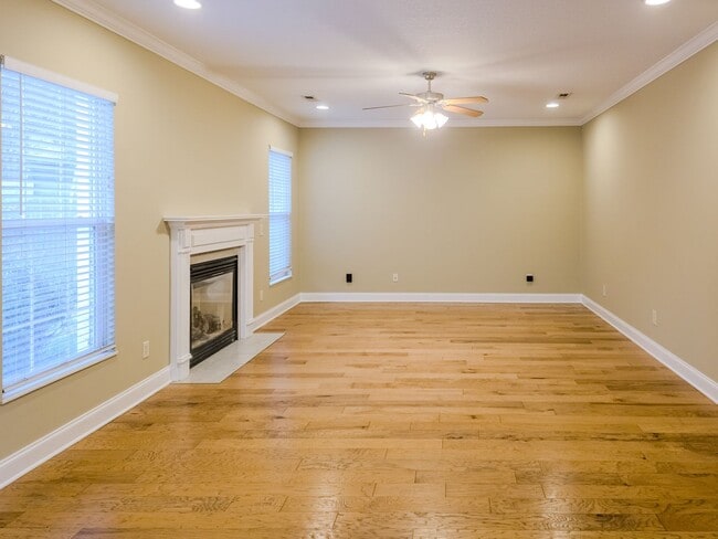 Photo - Knoxville 37931 - 4 bedroom 2.5 bath - call Ryan Fogarty 865-333-4840