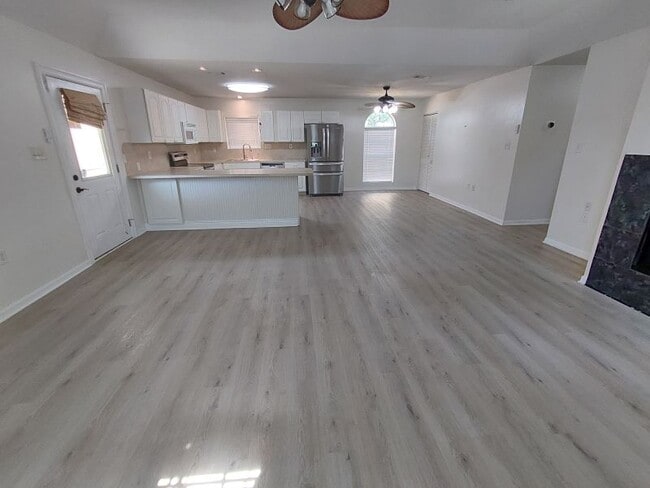 Photo - 1610 Thornton Ave