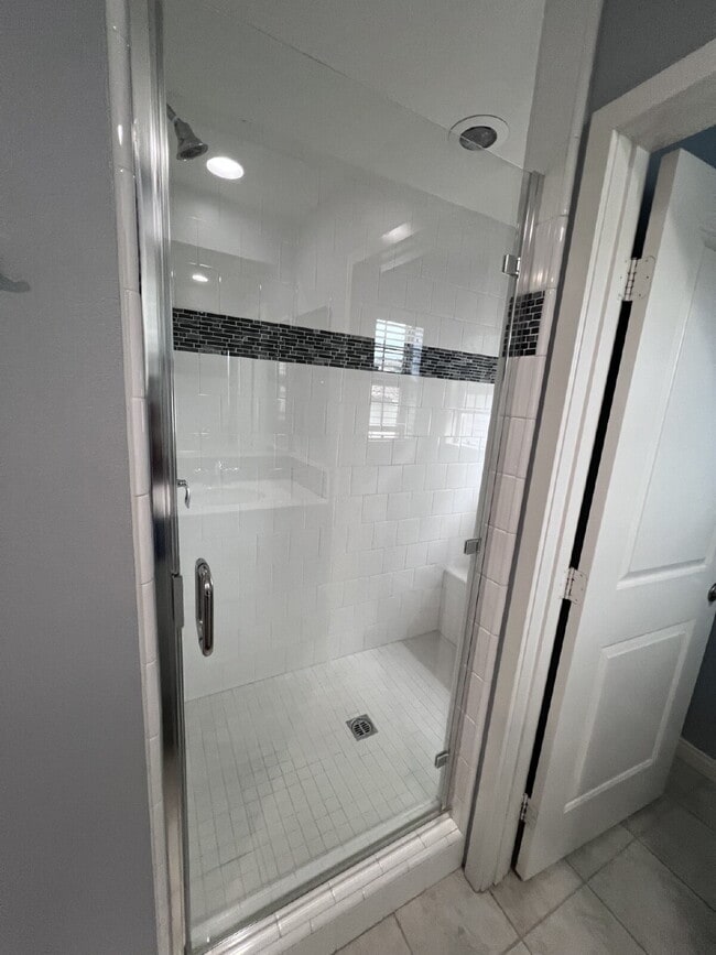 "Spacious 3-Bed Townhouse Retreat with 2.5 Baths in Beautiful Oceanside – 1,797 Sq Ft of Modern L...