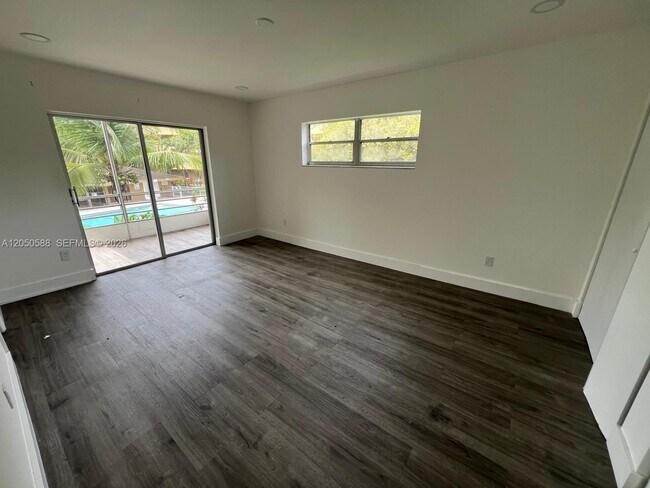 4111 Stirling Rd Unit 209