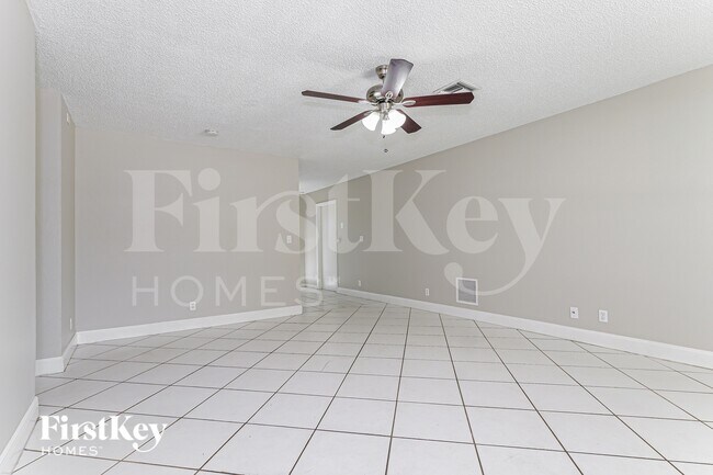 Photo - 6129 Moonbeam Dr