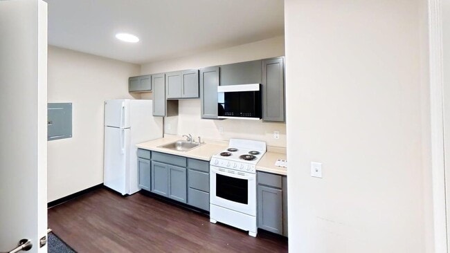 1605 Schmedeman Ave Unit 200