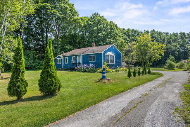 Building Photo - 333 Old County Rd