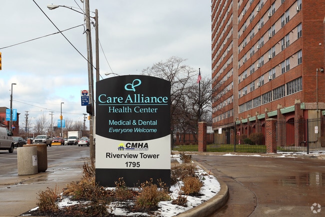 Photo - Riverview Tower