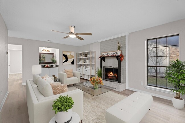 Photo - 16015 Southampton Dr