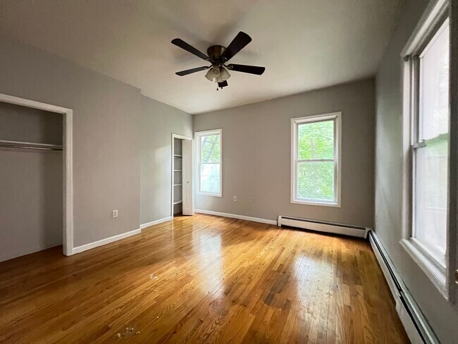 262 Bergen Ave 2R - 268 Bergen Ave Unit 2R