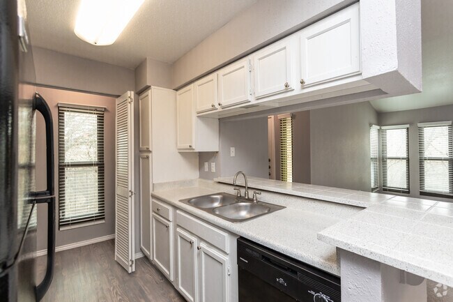 2BR, 1BA - 986SF "Pecos" Kitchen - Salado Crossing