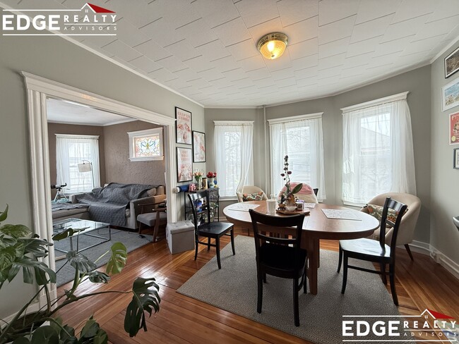 Photo - 90 Hobart St