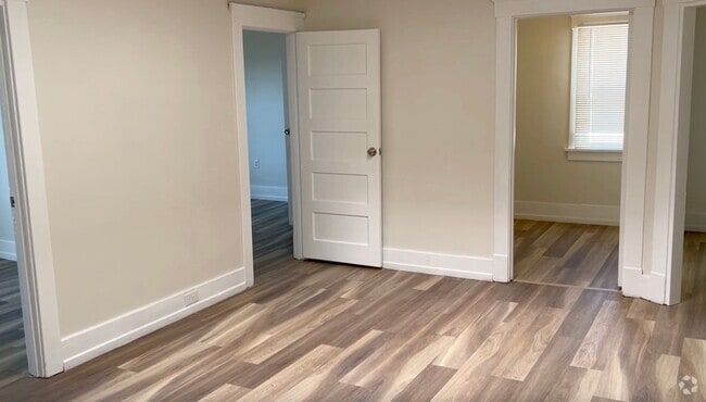 Building Photo - 301-5 3rd Ave Unit 303 B 3rd Rental
