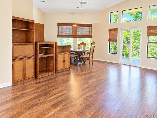 506 Alden Ct N Unit A506