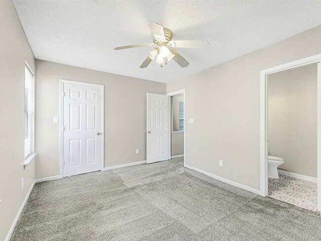 Photo - 5910 Hampton Ct