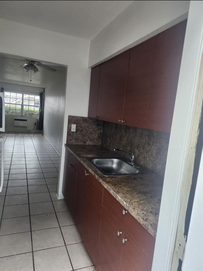 Photo - 501 77th St Unit 3