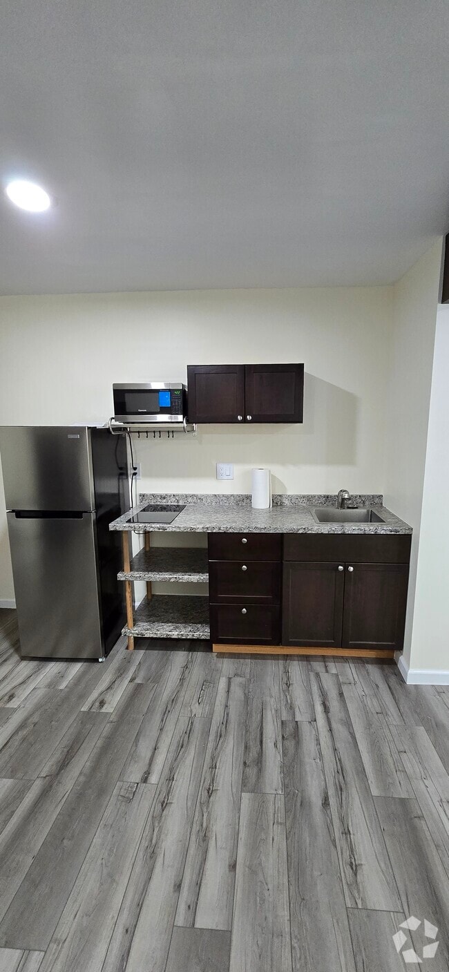 Building Photo - 713 5th St Rental