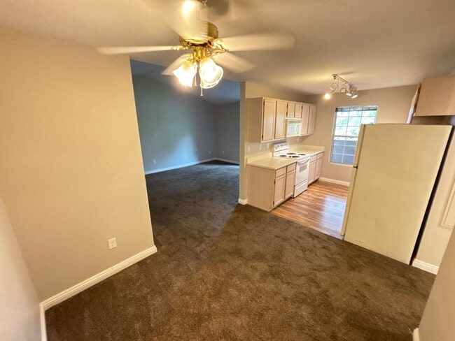 Photo - Cozy 1Bed/1Bath 2nd floor Condo in Henderson!
