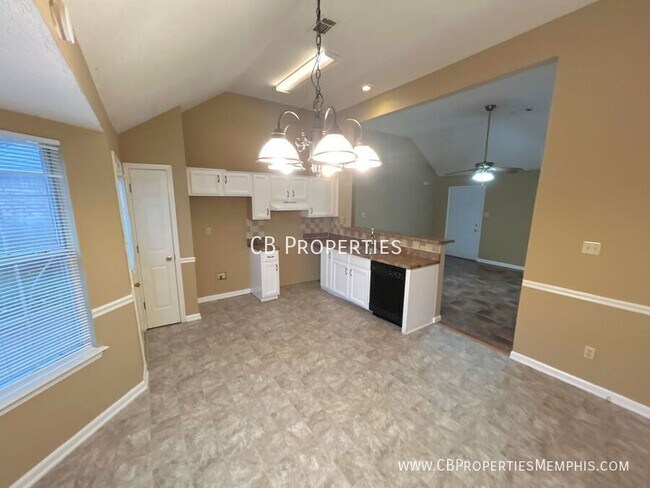 Photo - 4294 Bishop Hills Dr